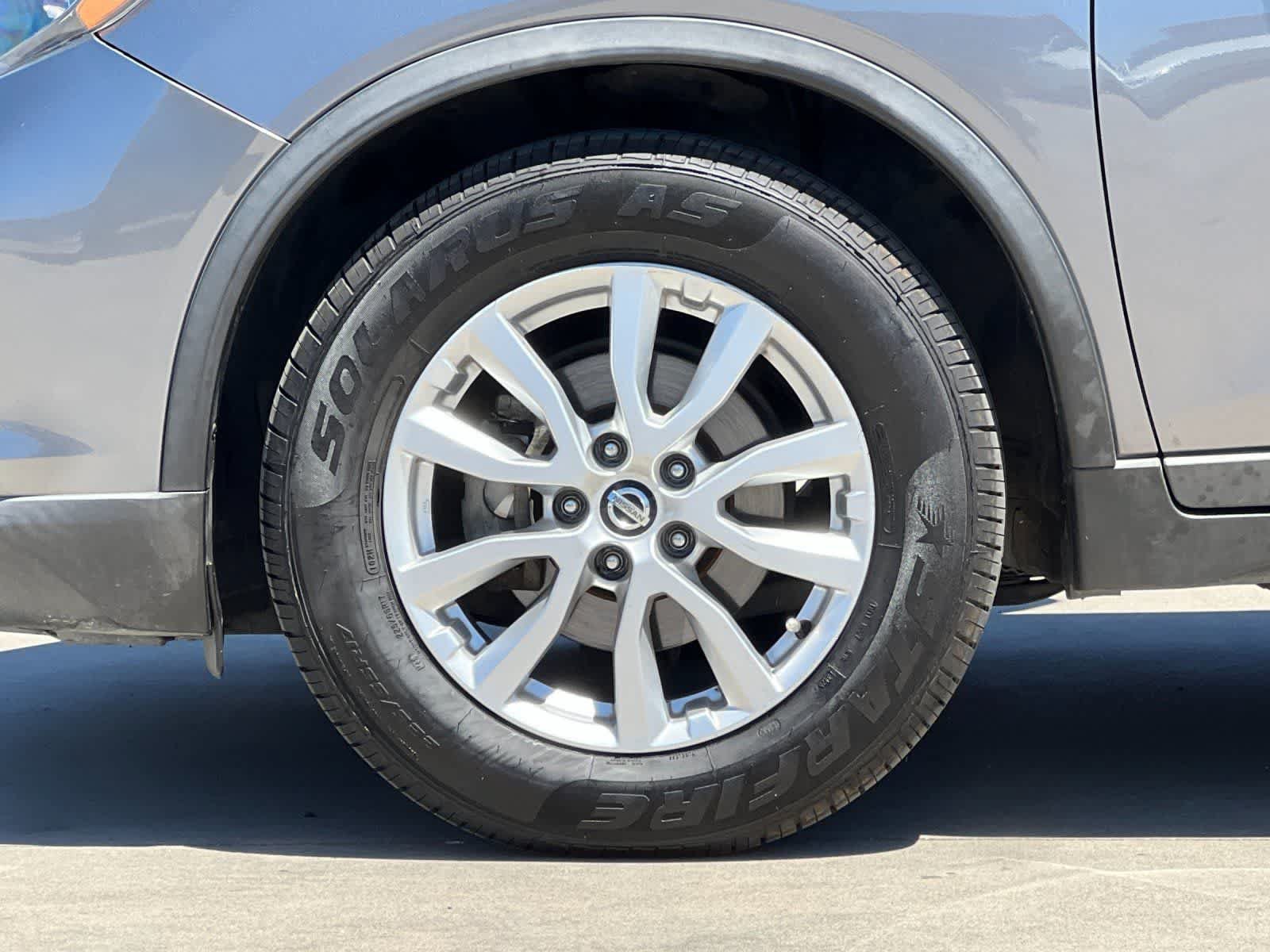 Used 2017 Nissan Rogue SV FWD image 26