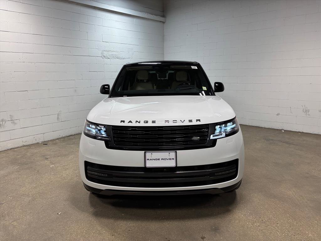 Used 2025 Land Rover Range Rover Long Wheelbase SE image 3