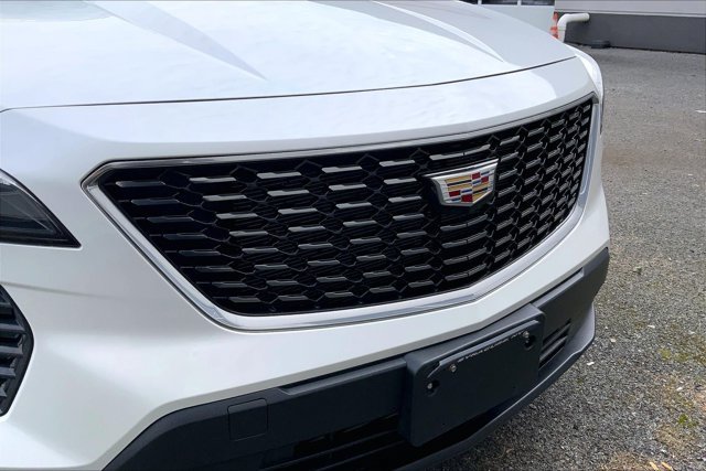 Used 2023 Cadillac XT4 Luxury w/ Cold Weather Package AWD/4WD image 29