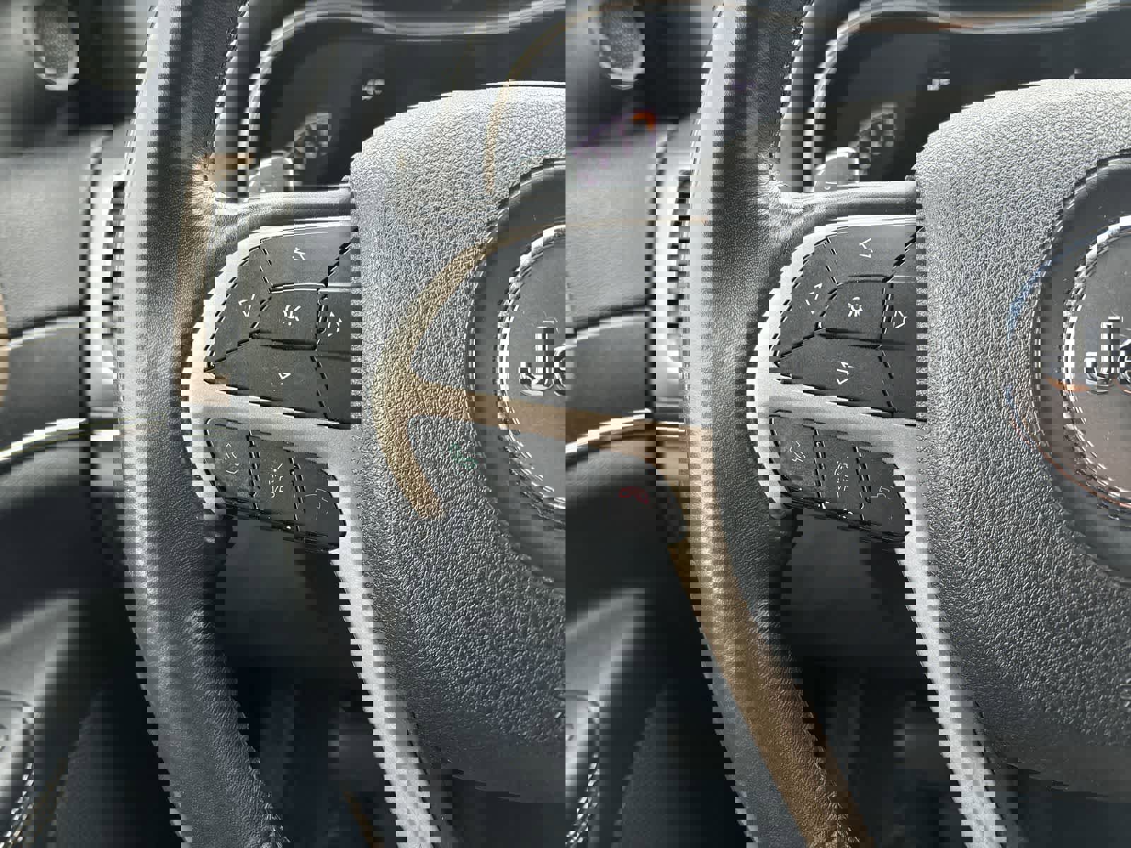 Used 2015 Jeep Grand Cherokee Limited w/ Trailer Tow Group IV image 8