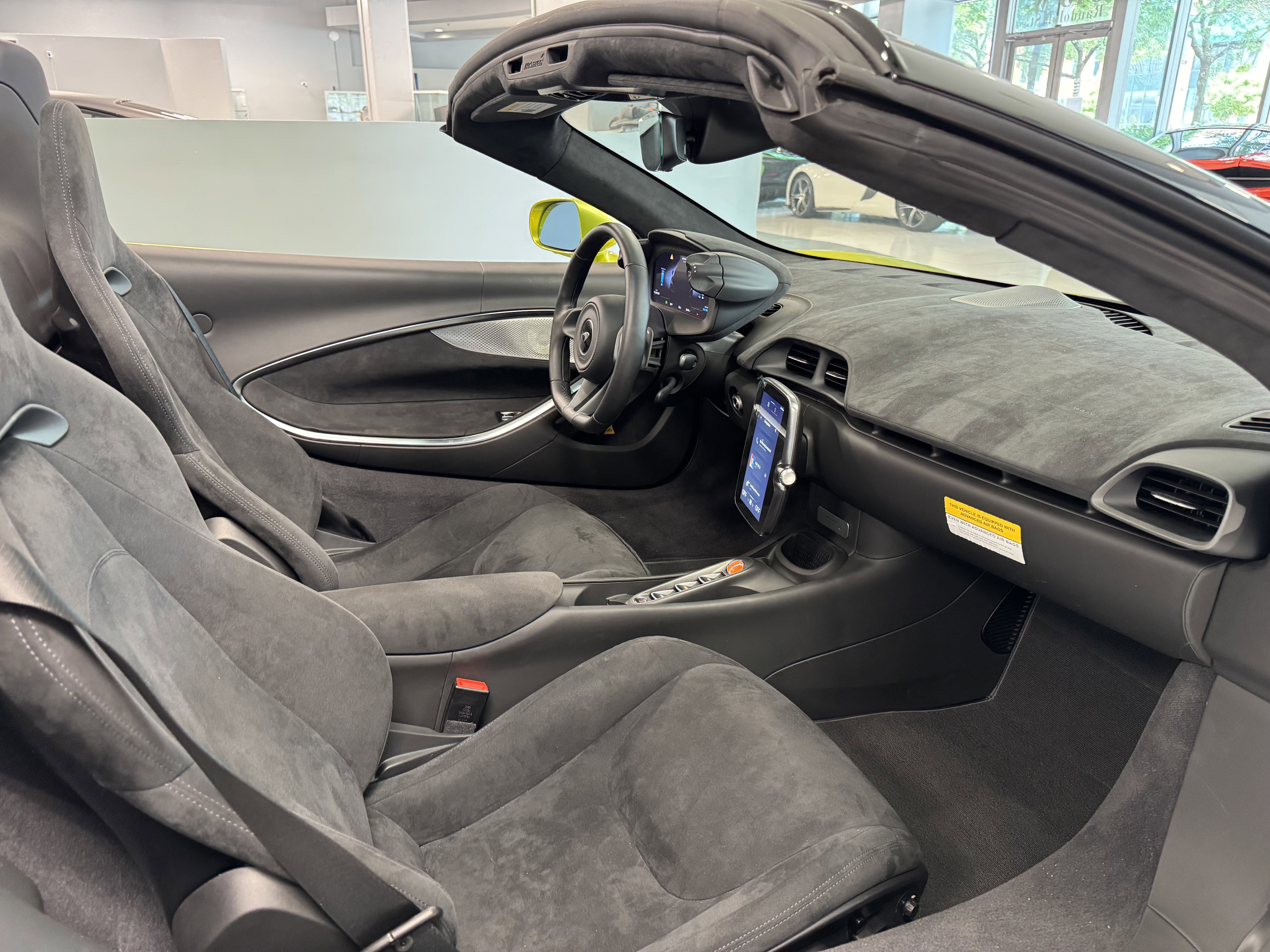 Used 2025 McLaren Artura Spider image 16