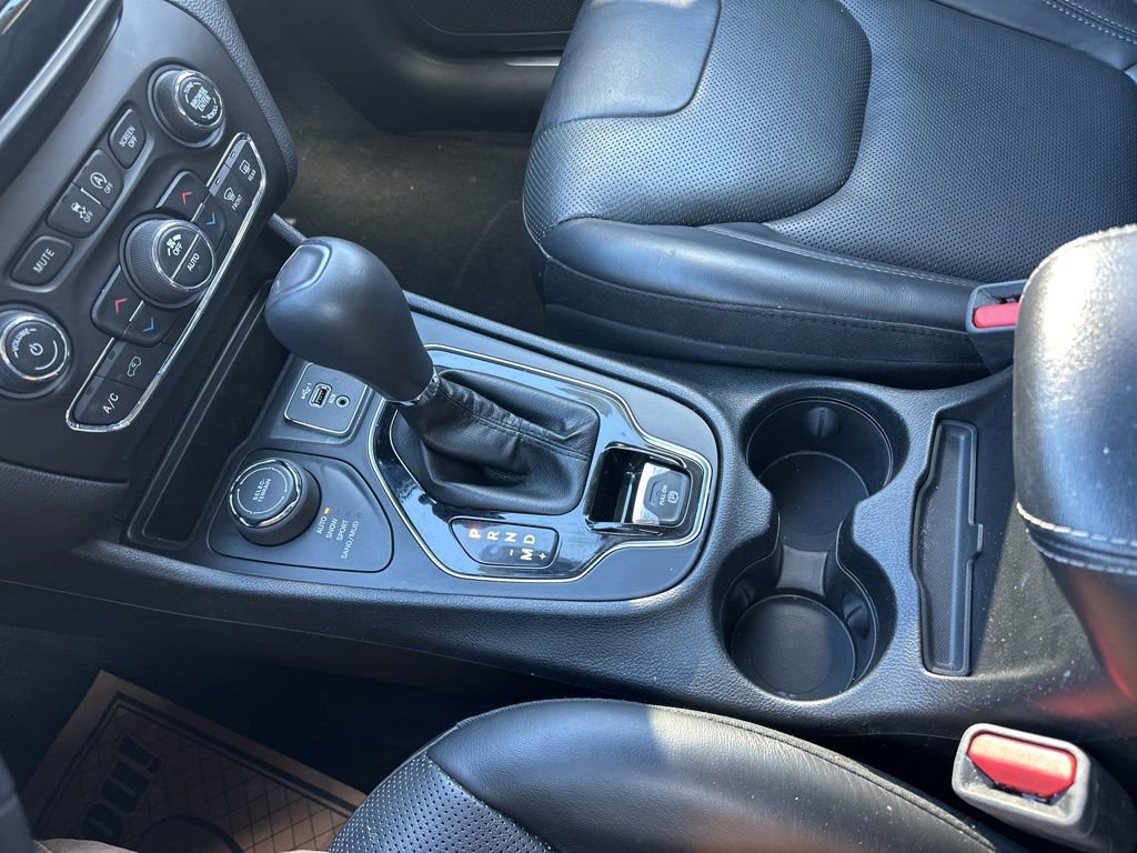 Used 2019 Jeep Cherokee Limited image 22