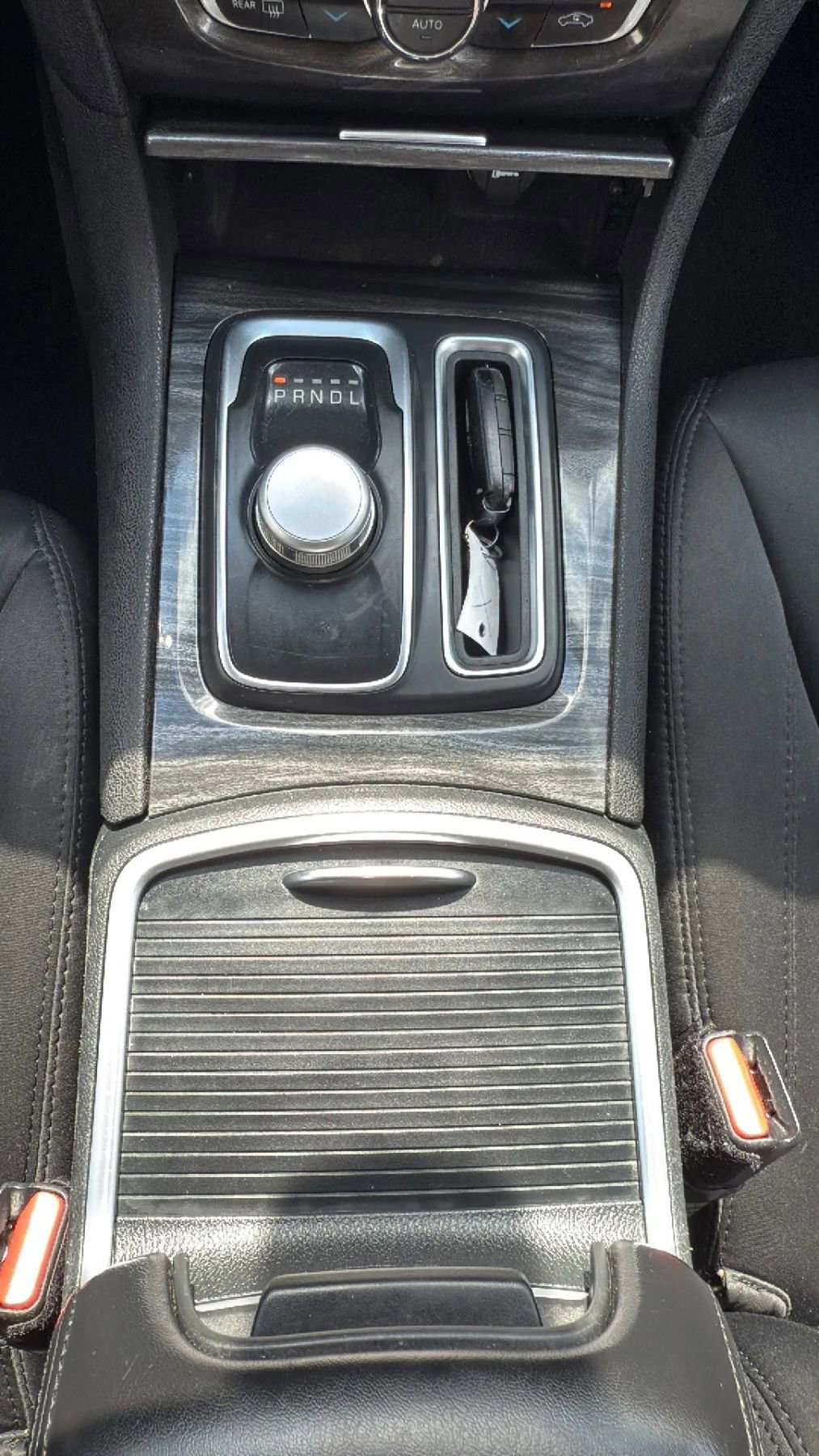 Used 2019 Chrysler 300 Touring w/ Chrome Appearance Package image 19