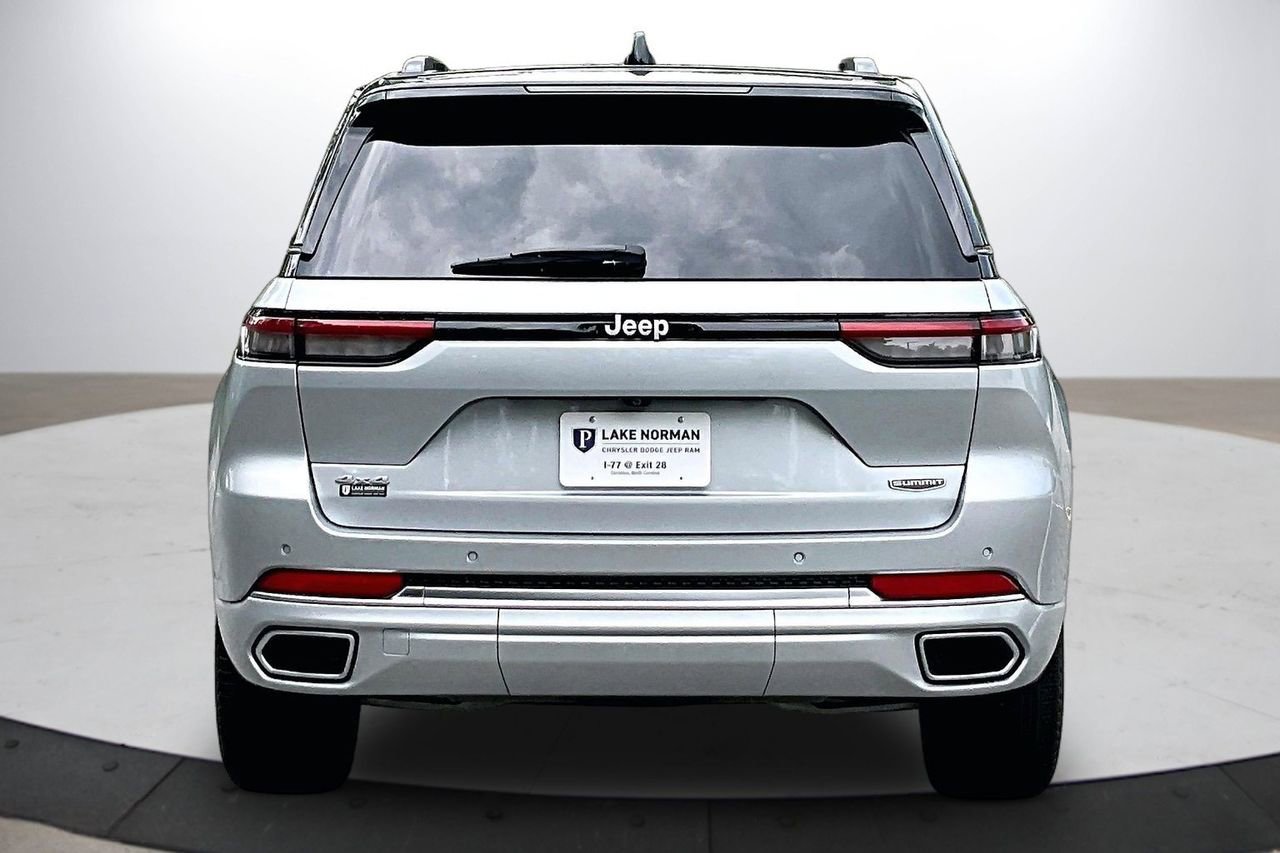 Used 2025 Jeep Grand Cherokee Summit AWD/4WD image 8