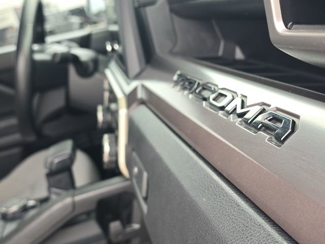 Used 2025 Toyota Tacoma SR5 AWD/4WD image 20