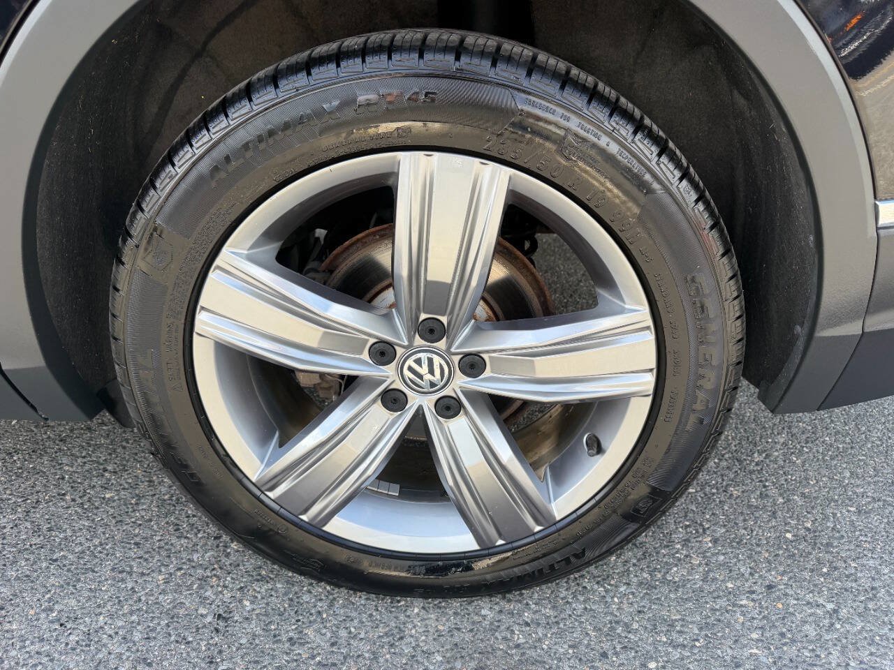 Used 2021 Volkswagen Tiguan SEL AWD/4WD image 13