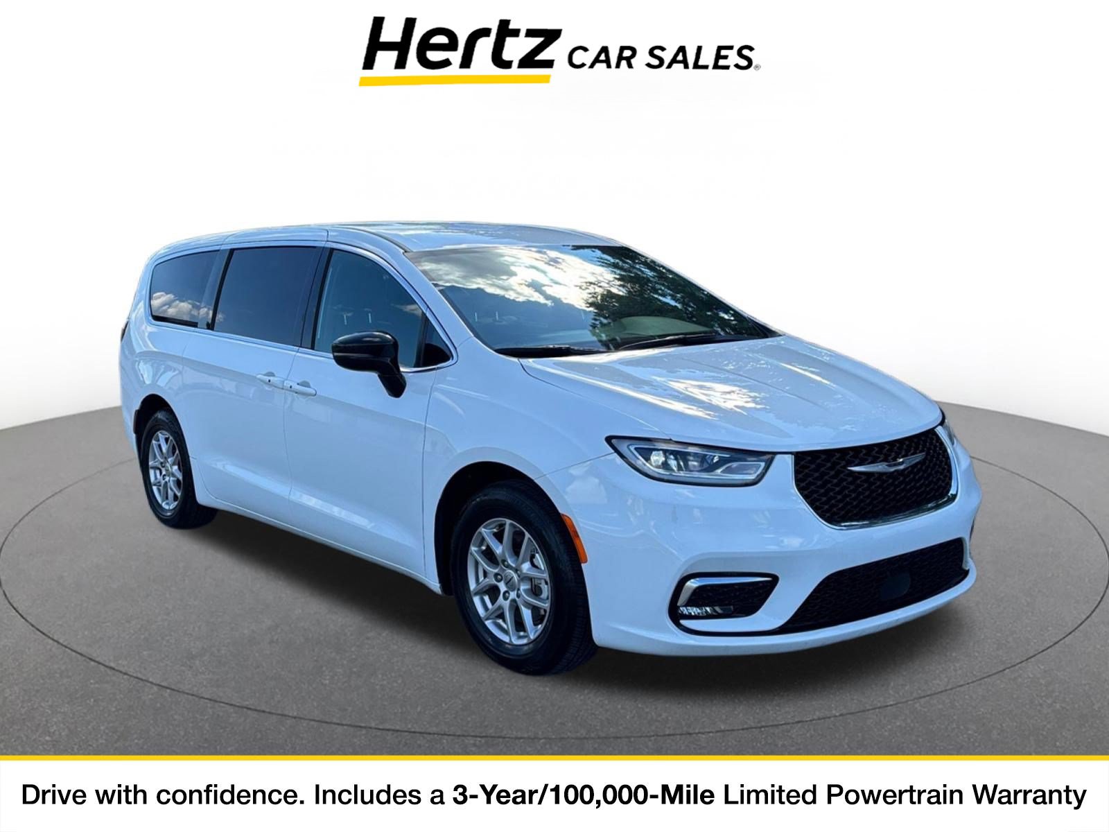 Used 2025 Chrysler Pacifica Select