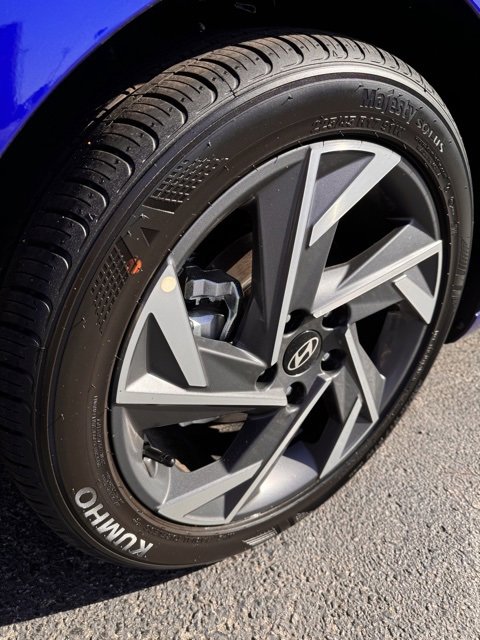 Used 2025 Hyundai Elantra SEL image 30