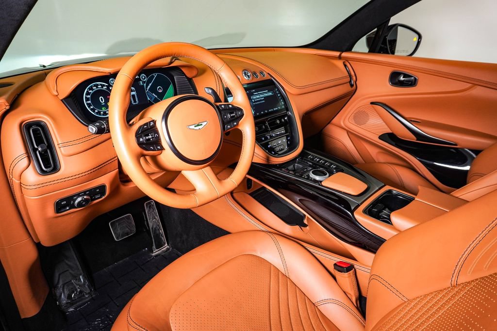 Used 2023 Aston Martin DBX AWD/4WD image 23