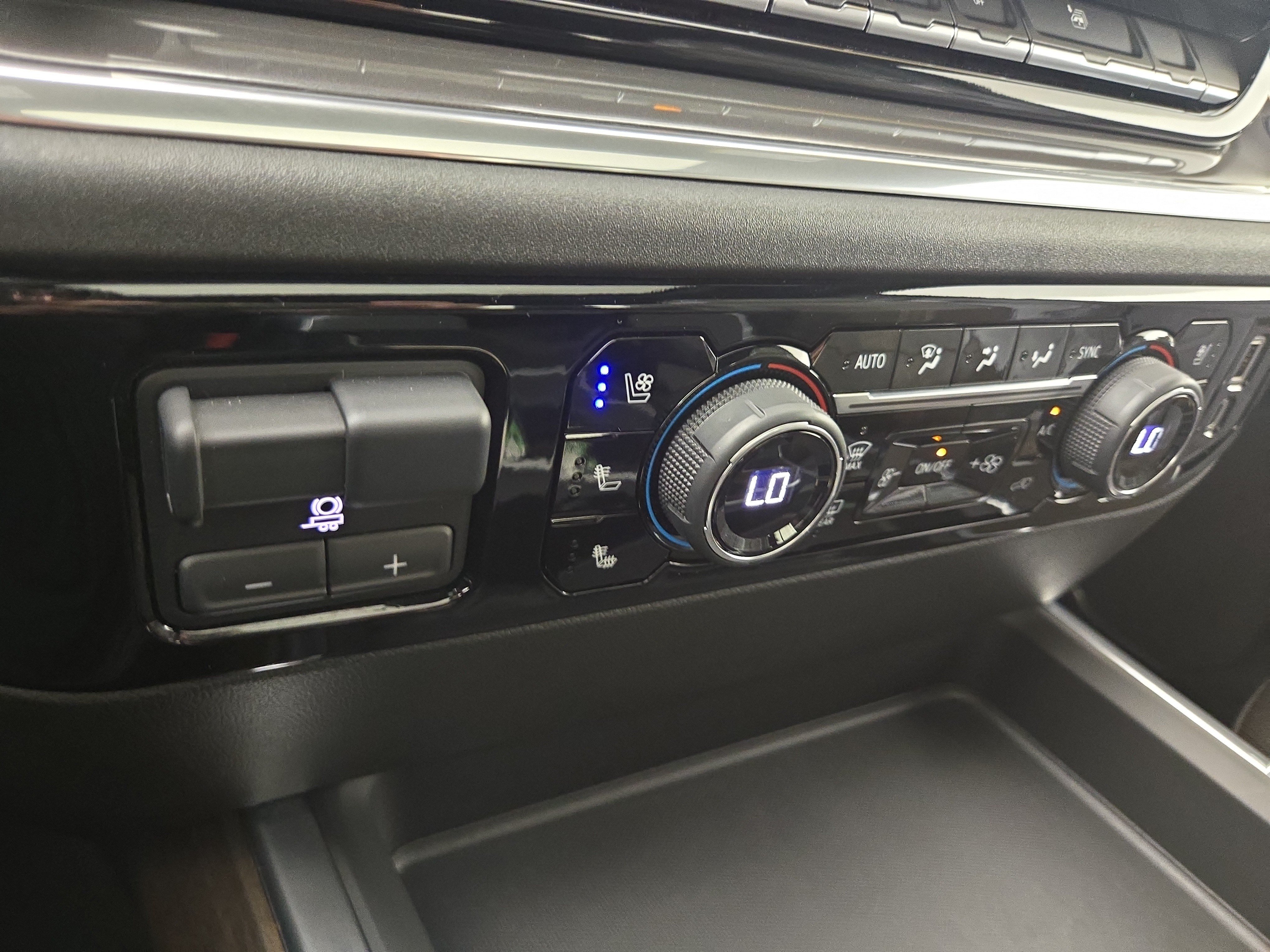 Certified 2025 Chevrolet Silverado 3500 High Country w/ Technology Package AWD/4WD image 27