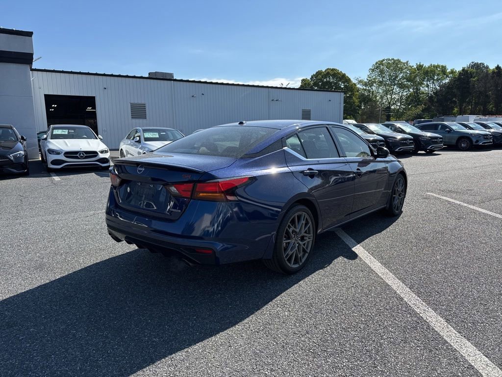 Used 2024 Nissan Altima 2.0 SR FWD image 4