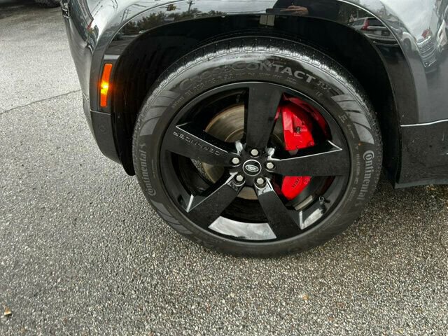 Used 2023 Land Rover Defender 130 X-Dynamic SE image 33