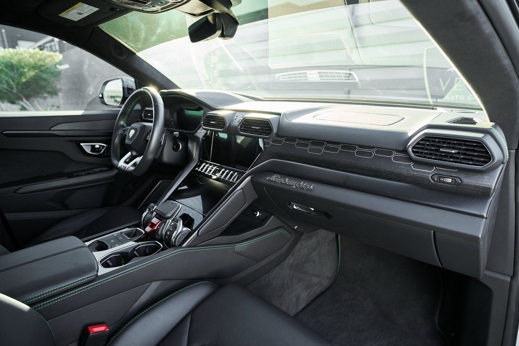 Used 2021 Lamborghini Urus image 37