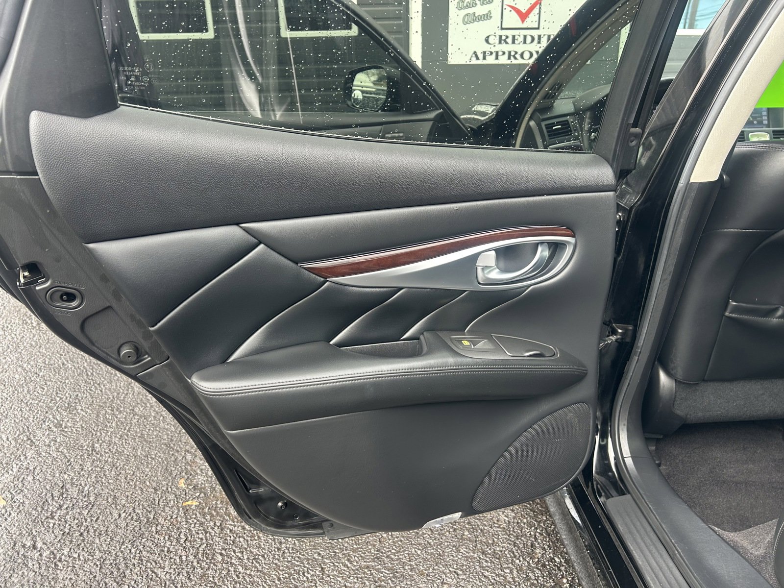 Used 2017 INFINITI Q70 3.7 image 30