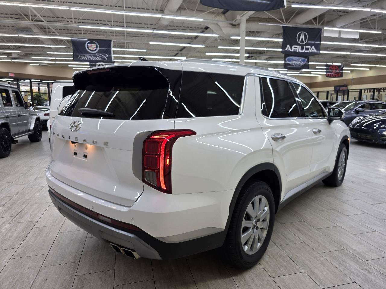 Used 2025 Hyundai Palisade SEL FWD image 6