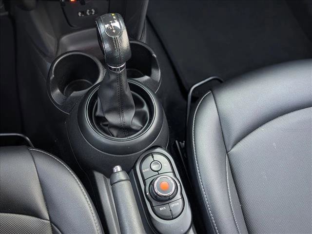 Used 2018 MINI Cooper 2-Door Hardtop image 12