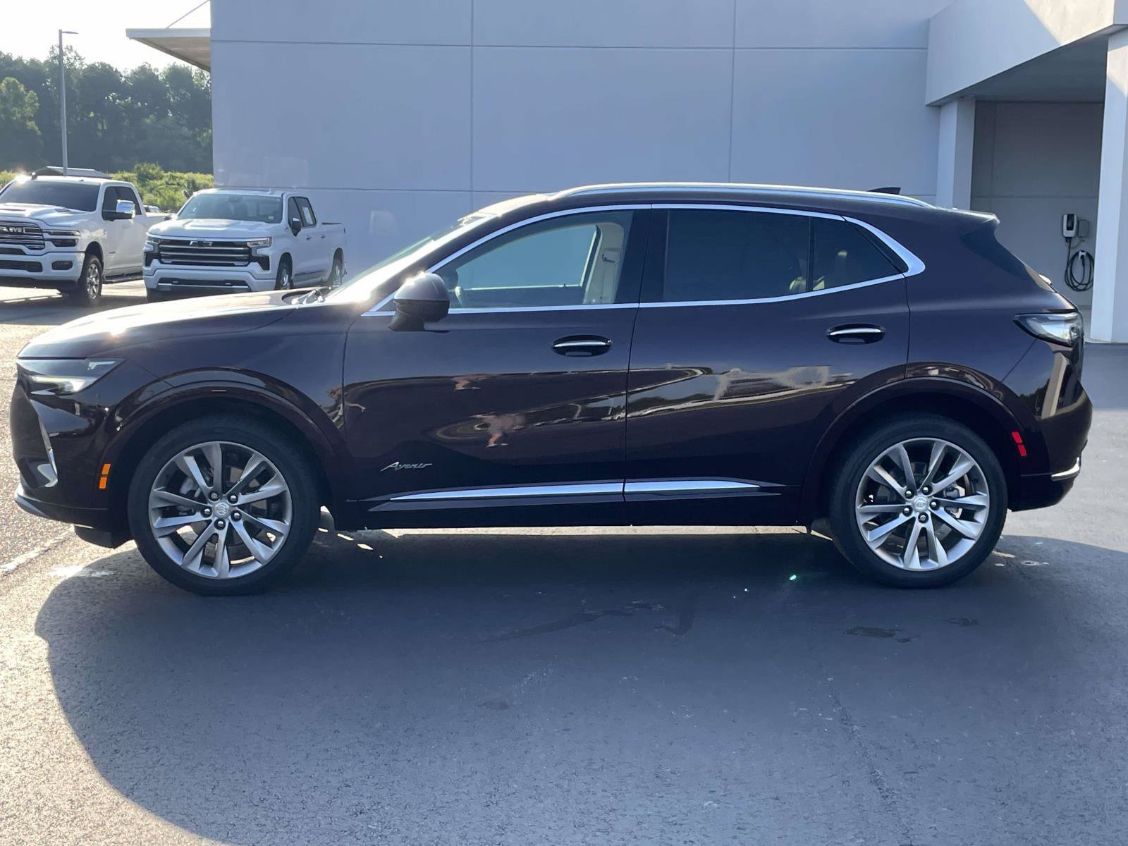 Certified 2021 Buick Envision Avenir w/ Technology Package II AWD/4WD image 11