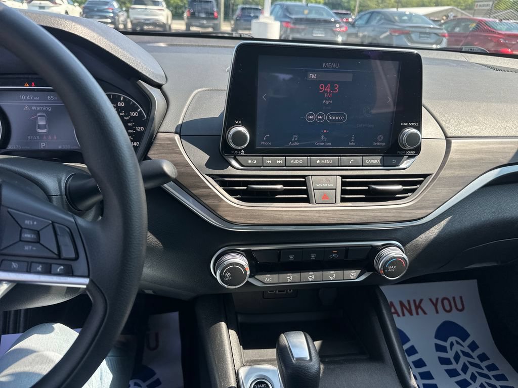 Used 2025 Nissan Altima 2.5 SV FWD image 22