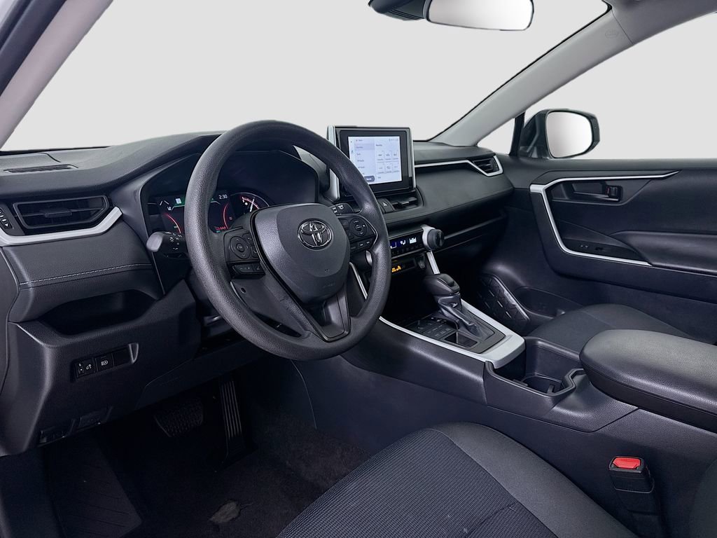 Used 2025 Toyota RAV4 LE image 8
