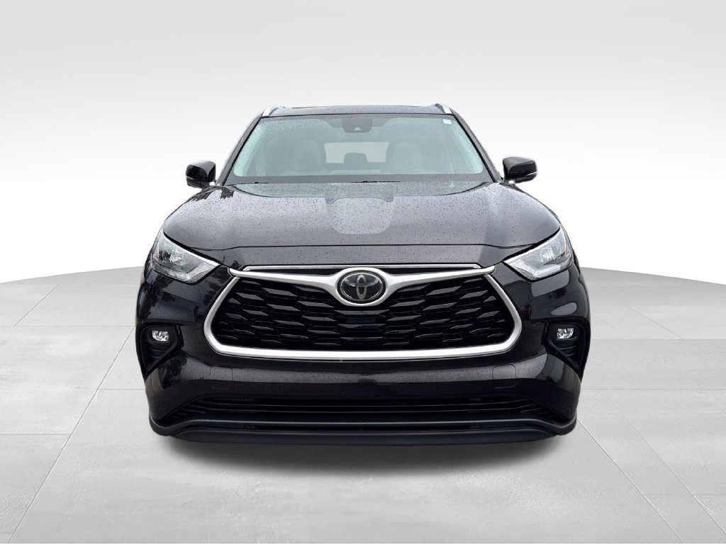 Used 2020 Toyota Highlander XLE AWD/4WD image 8