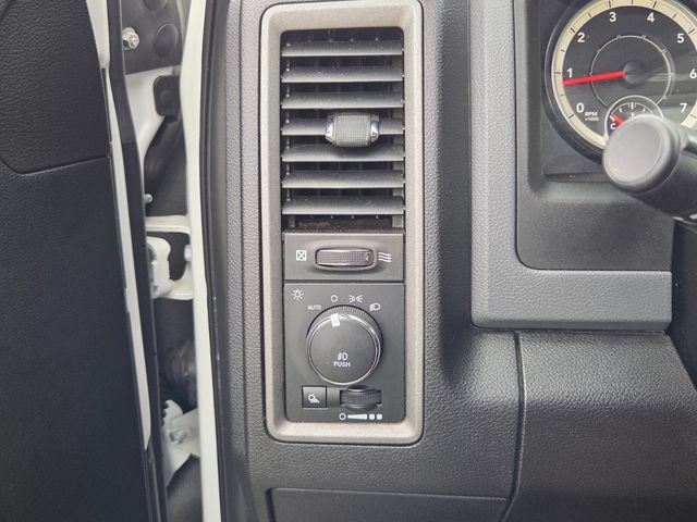 Used 2019 RAM 1500 Express RWD image 32