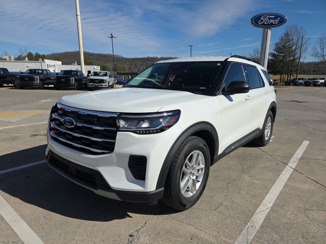 Certified 2025 Ford Explorer Active image 3