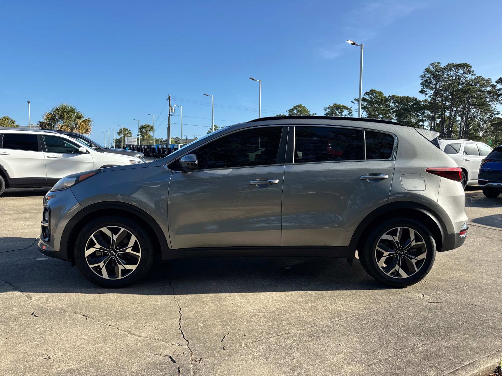 Used 2022 Kia Sportage EX w/ EX Technology Package image 6