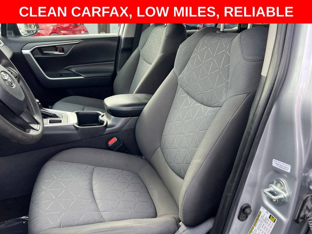 Used 2022 Toyota RAV4 XLE AWD/4WD image 11
