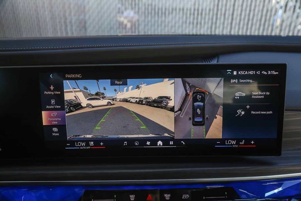 Used 2025 BMW 750e xDrive w/ Premium Package AWD/4WD image 20