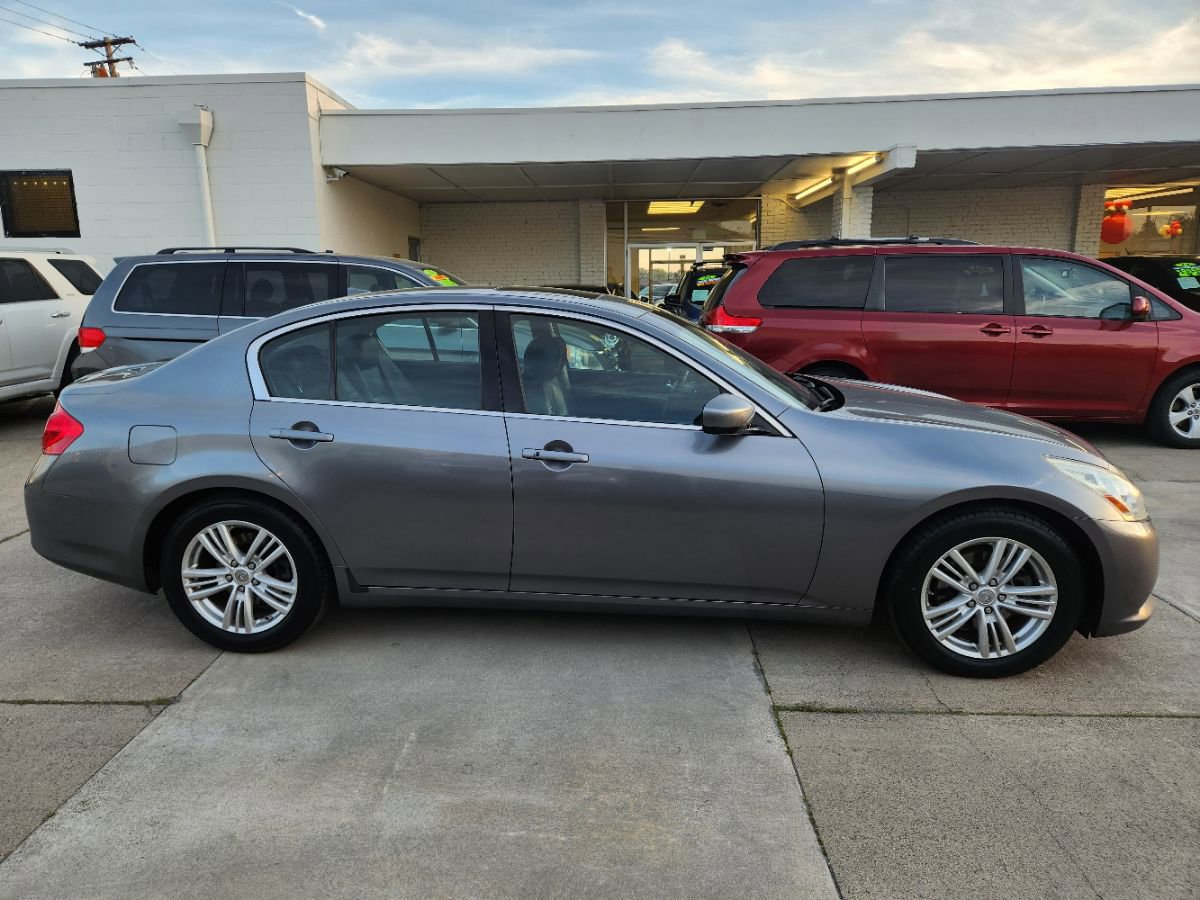 Used 2010 INFINITI G37 Journey w/ Premium Pkg RWD image 7