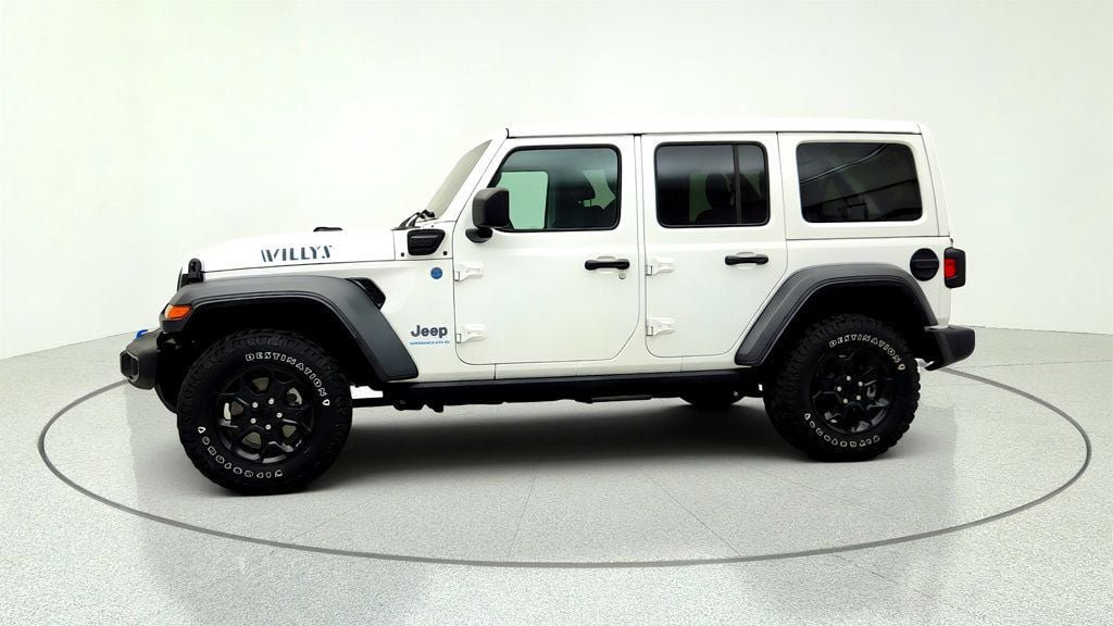 Used 2023 Jeep Wrangler Unlimited w/ Sun & Screen Package AWD/4WD image 8