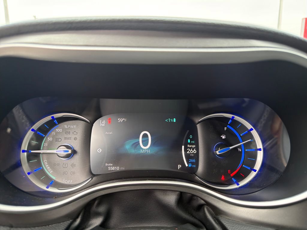 Used 2024 Chrysler Pacifica Select image 59