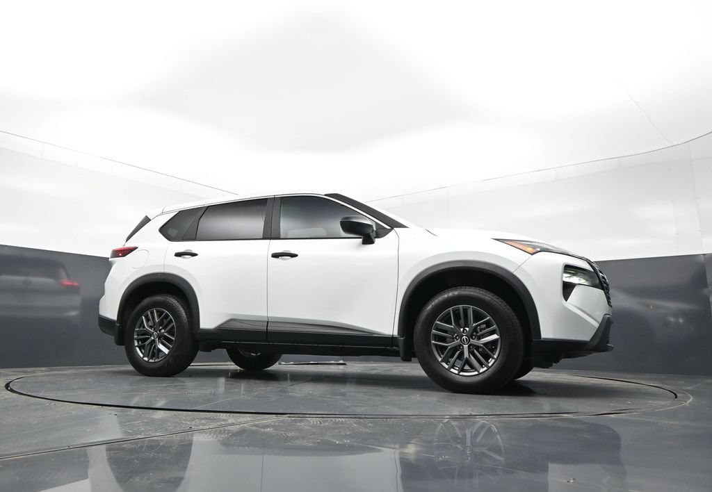 Certified 2025 Nissan Rogue S FWD image 24