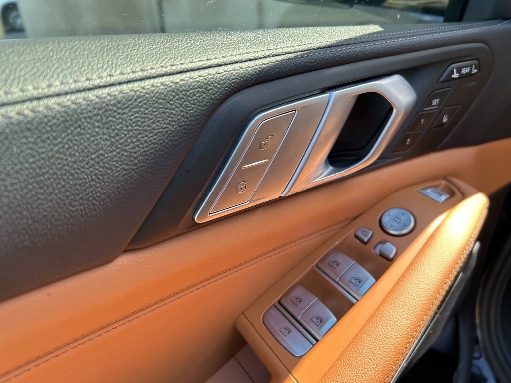 Used 2021 BMW X7 xDrive40i w/ M Sport Package image 39