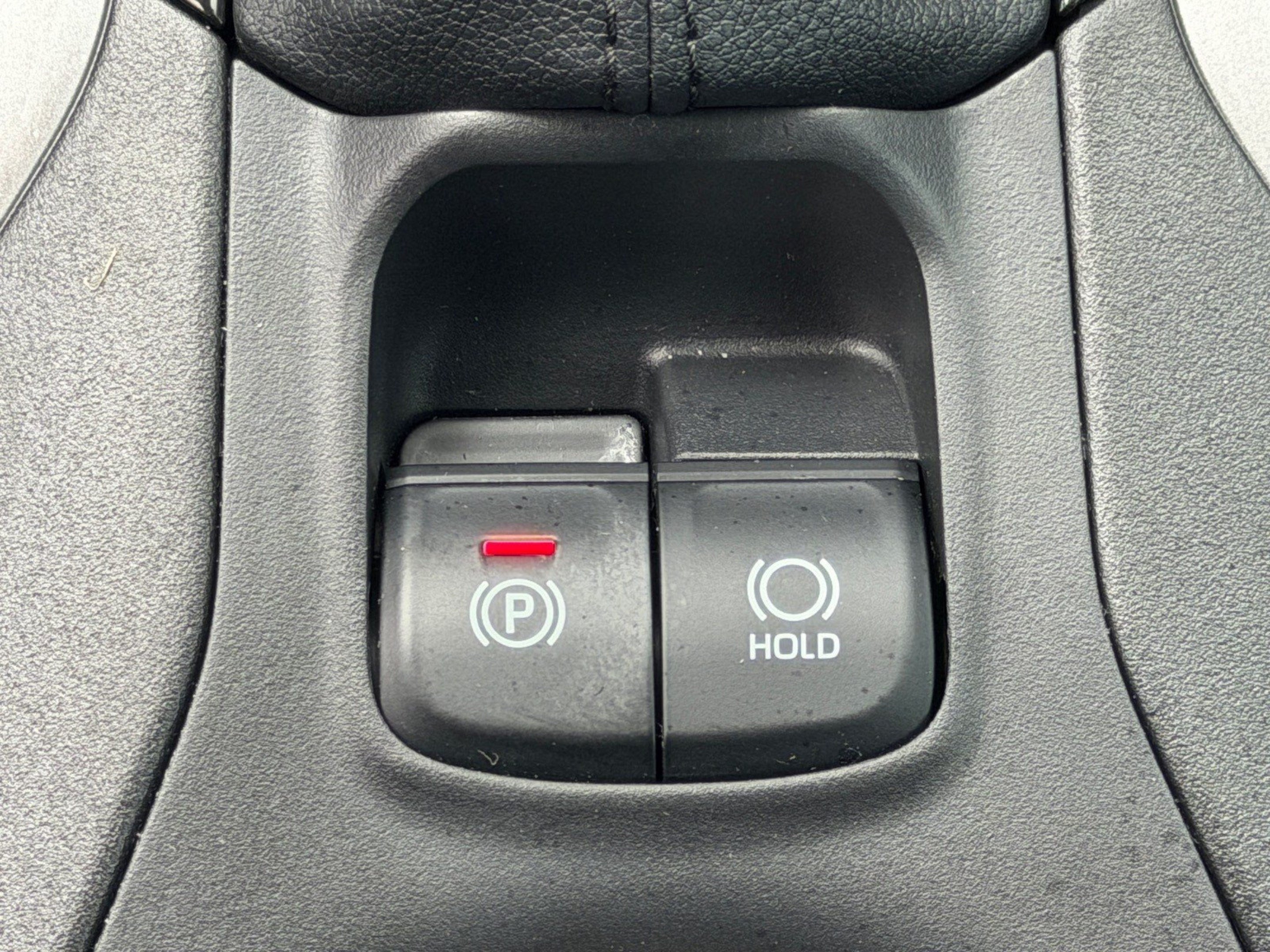 Used 2025 Toyota Corolla Cross LE FWD image 21