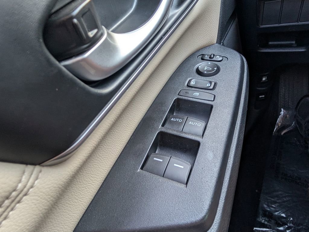 Used 2019 Honda CR-V EX-L image 32