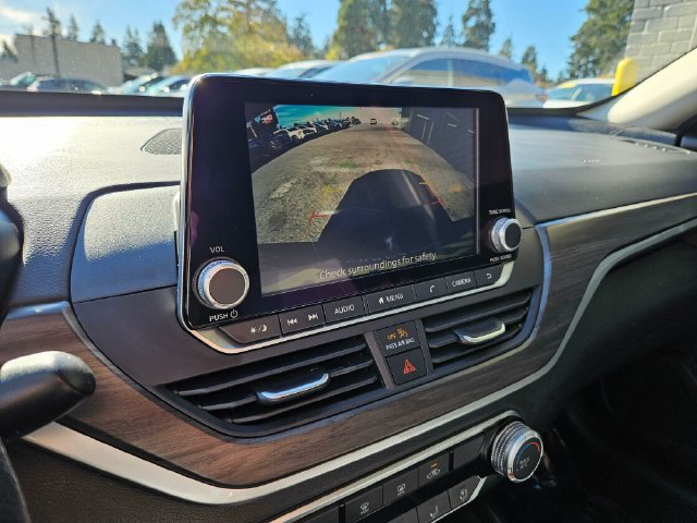 Used 2025 Nissan Altima 2.5 SV FWD image 34