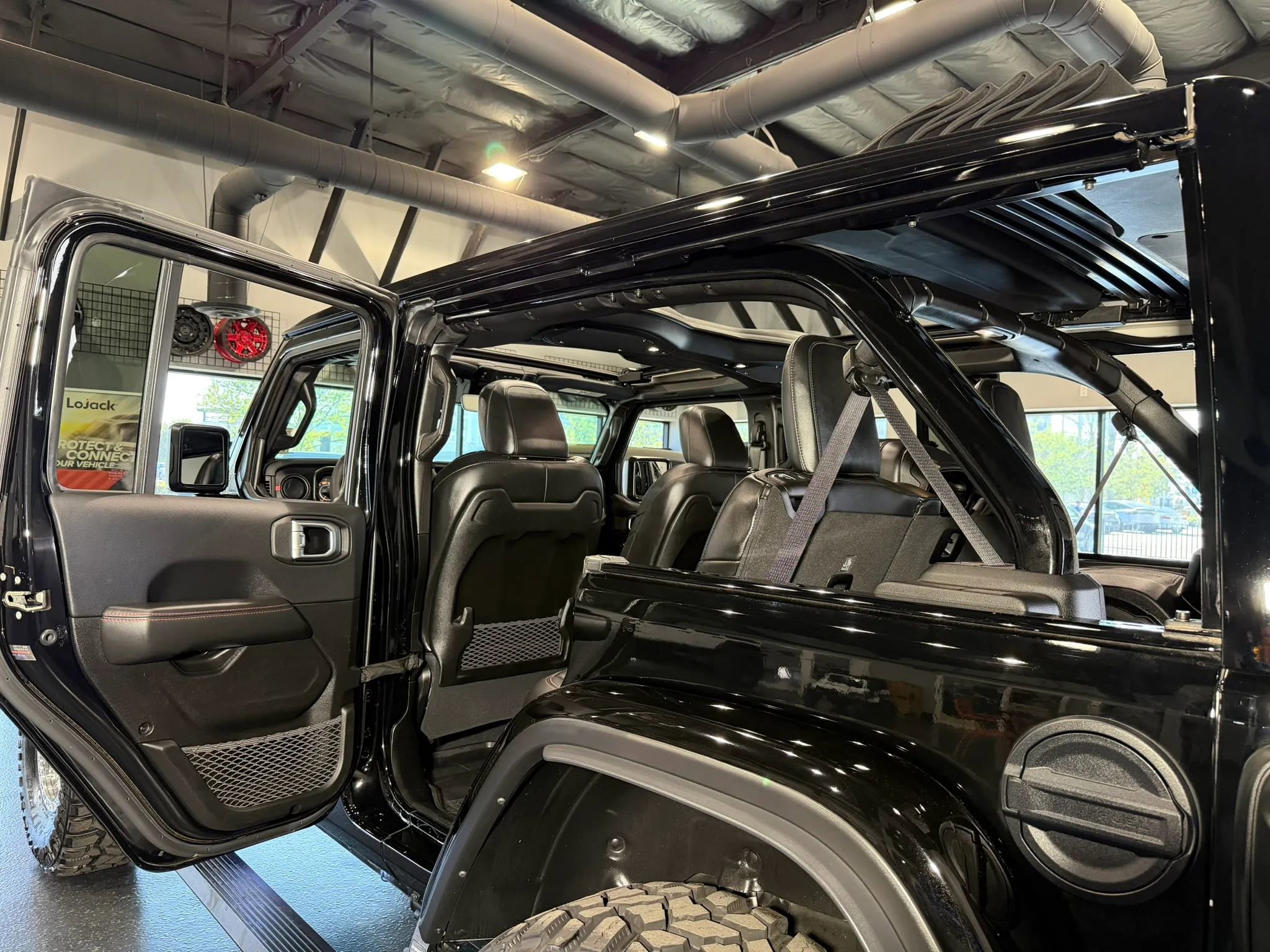 Used 2024 Jeep Wrangler Unlimited Rubicon image 21