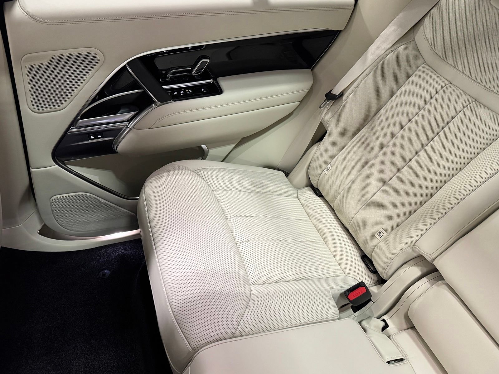 New 2026 Land Rover Range Rover SE AWD/4WD image 28