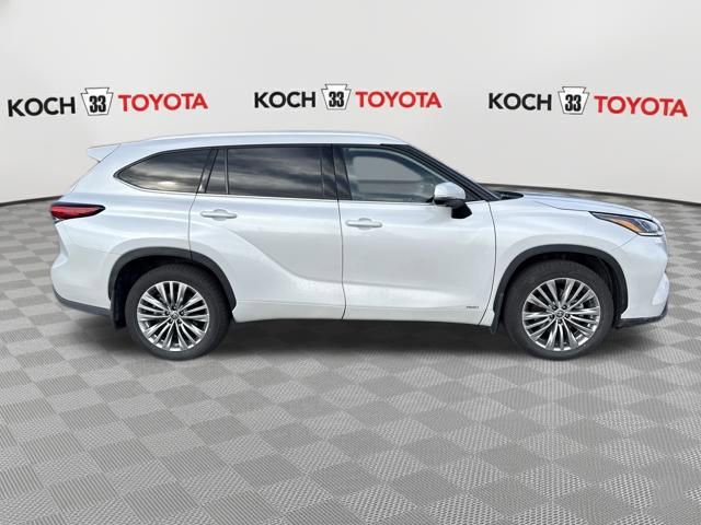Used 2023 Toyota Highlander Platinum image 9