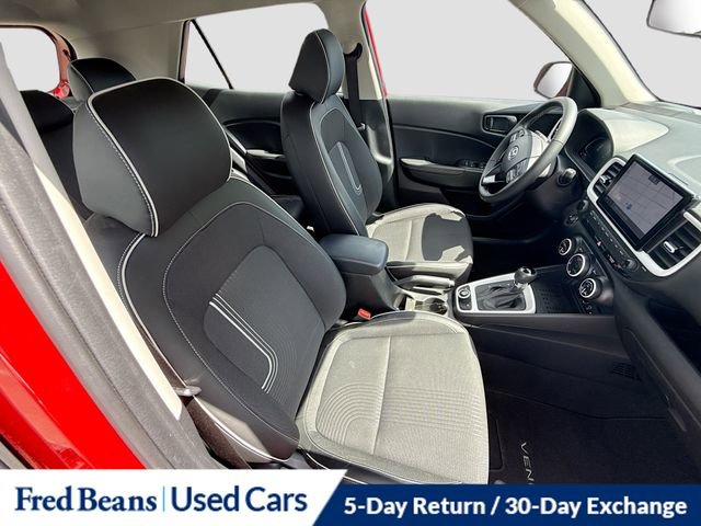 Used 2023 Hyundai Venue Limited image 29