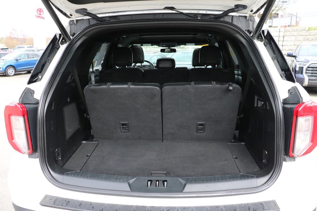 Used 2021 Ford Explorer ST w/ ST Street Pack image 6