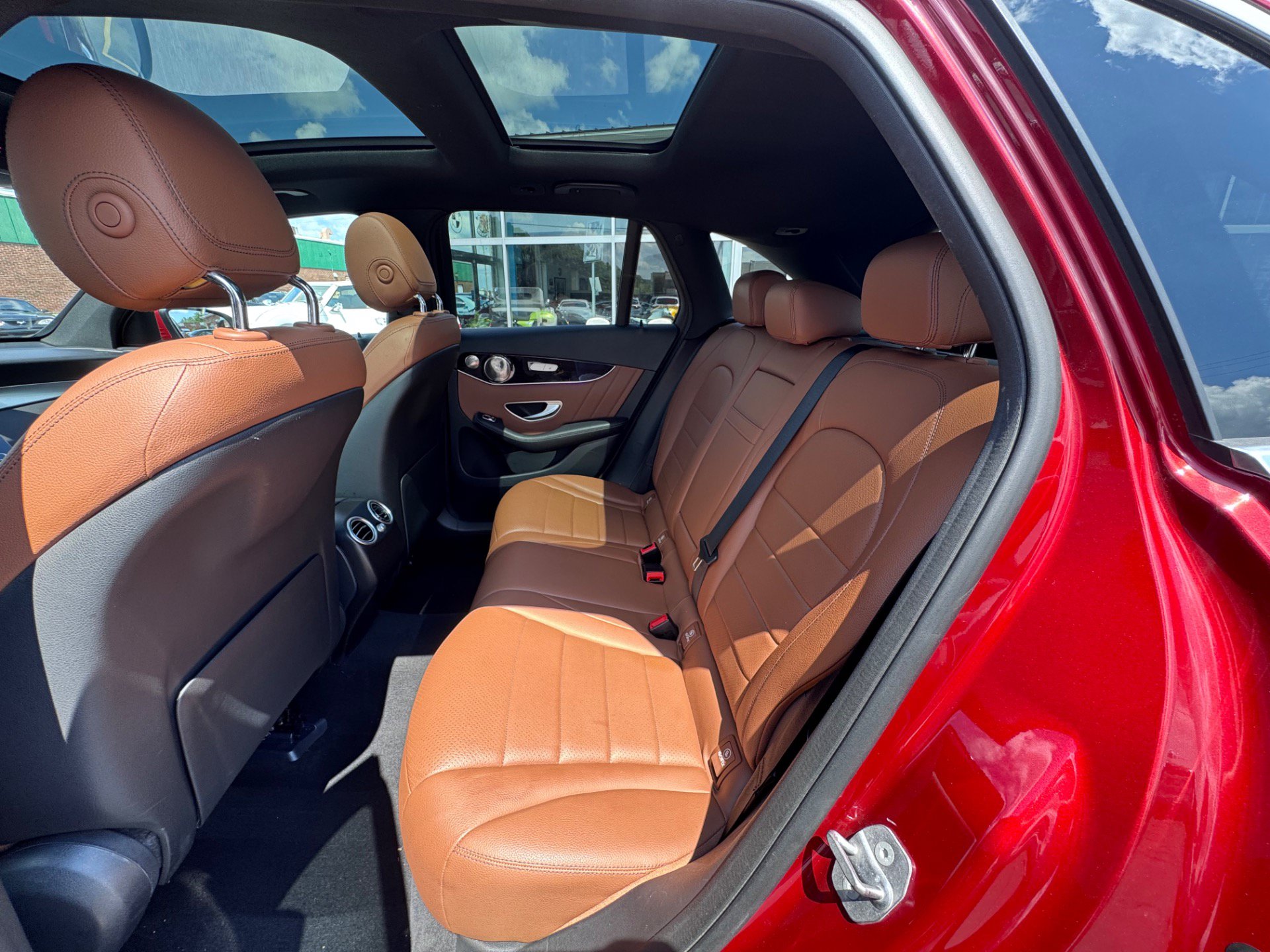Used 2021 Mercedes-Benz GLC 300 4MATIC image 6