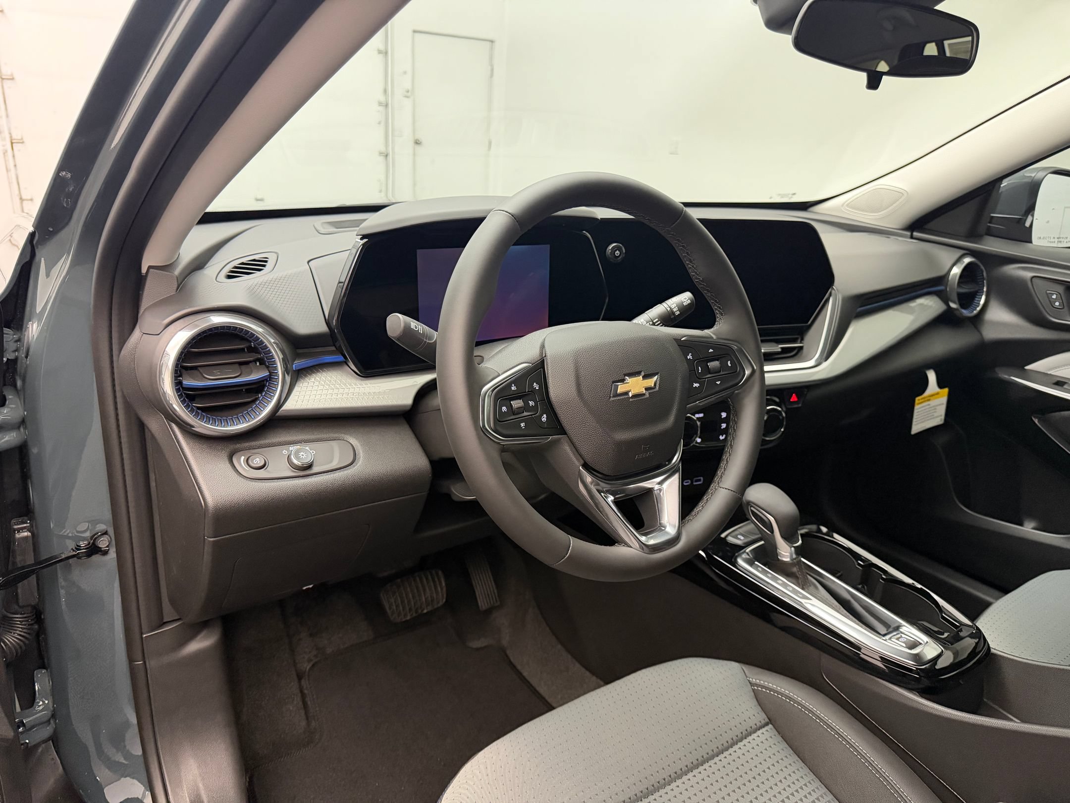 New 2026 Chevrolet Trax LT w/ Driver Confidence Package FWD image 4