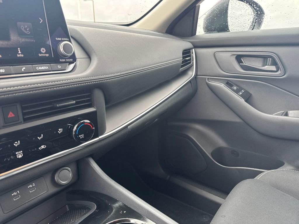 Used 2025 Nissan Rogue S image 24