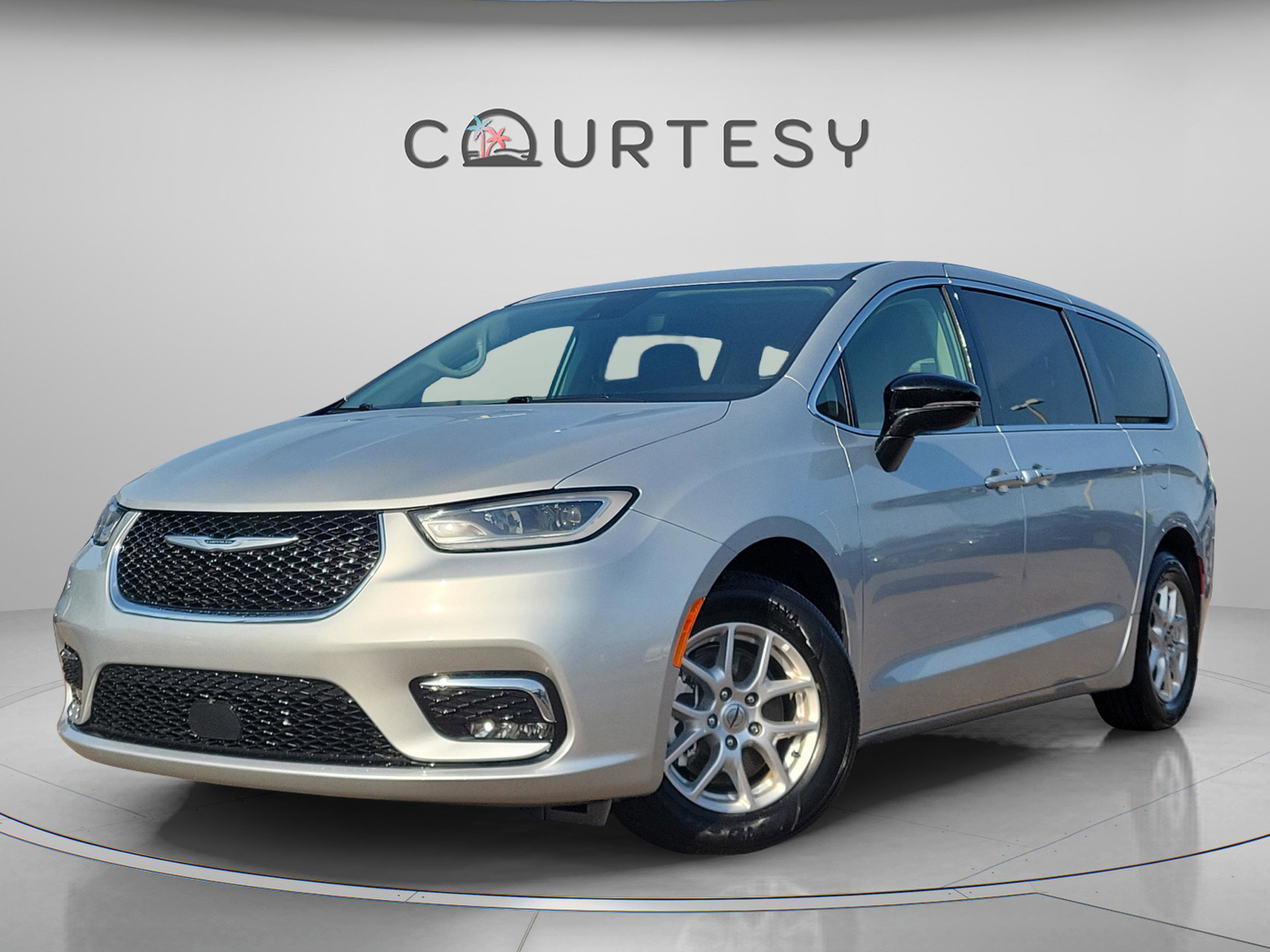 Used 2024 Chrysler Pacifica Touring-L