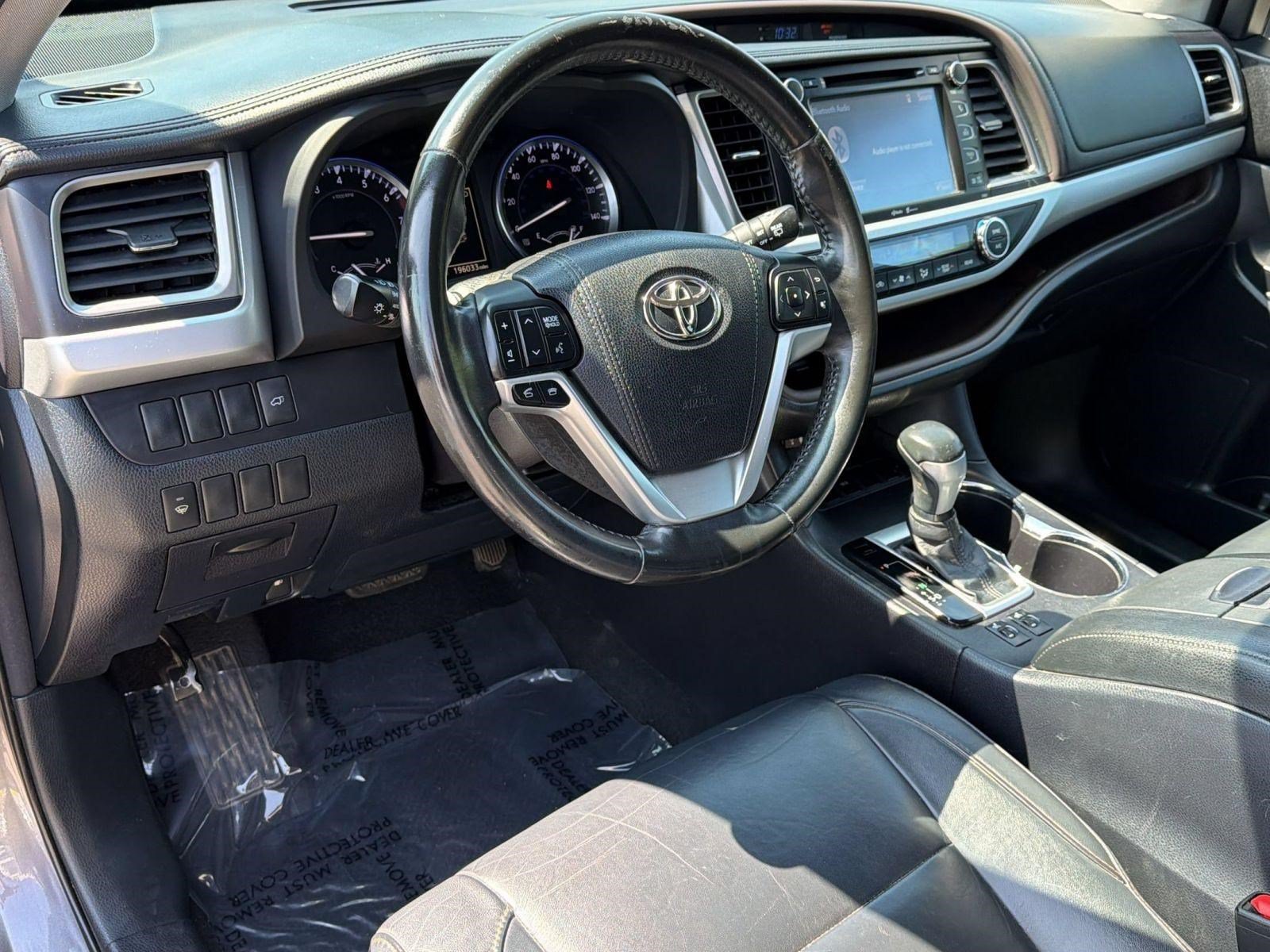 Used 2015 Toyota Highlander XLE FWD image 4