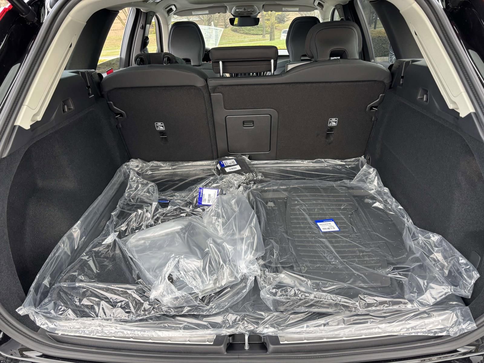 New 2026 Volvo XC60 B5 Plus w/ Protection Package Premier AWD/4WD image 9
