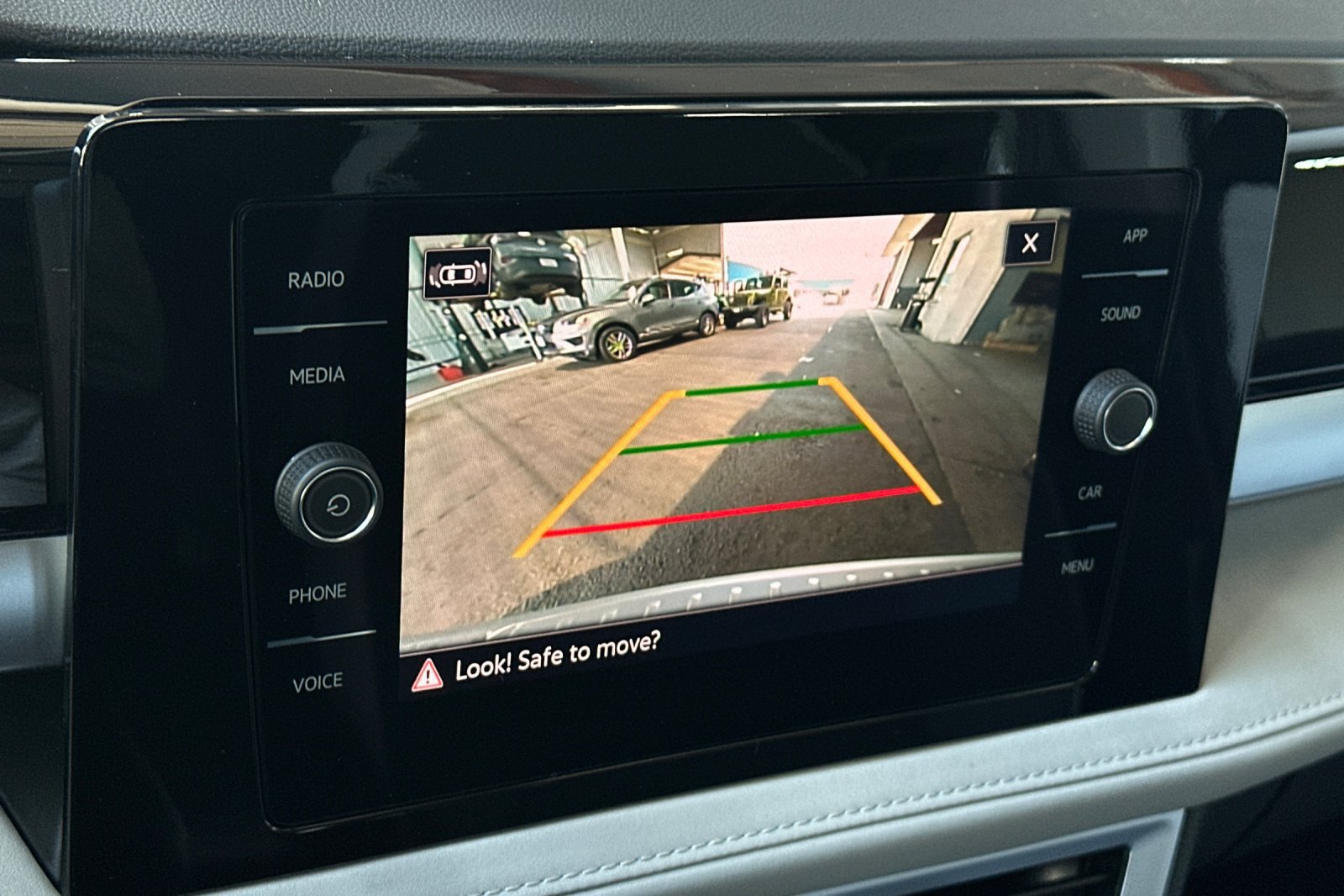 New 2026 Volkswagen Taos SE FWD image 17