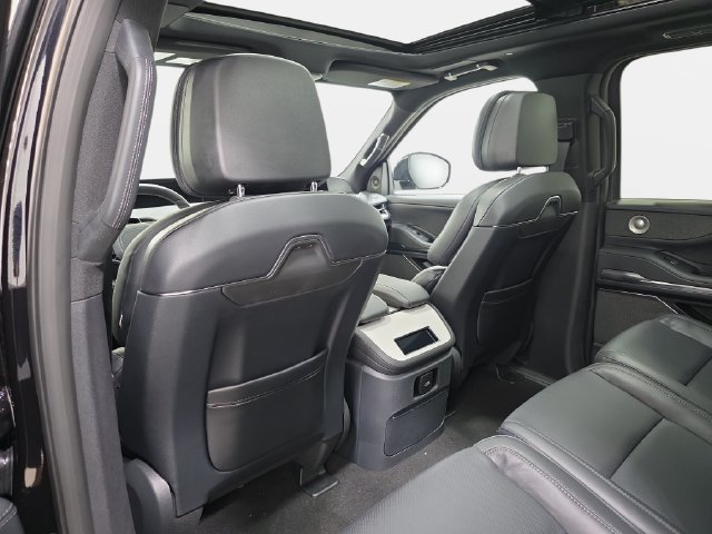 New 2027 Lincoln Navigator L Reserve w/ Jet Appearance Package AWD/4WD image 10